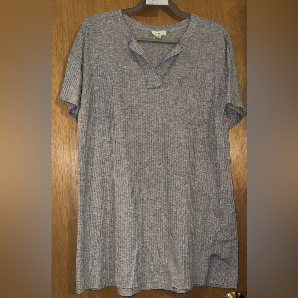 POL Gray Ribbed Two Breast Pocket Tunic Top, Size S - Picture 1 of 4